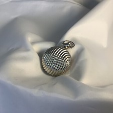 SOVEREIGN CASE PENDANT ANTIQUE