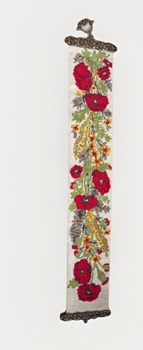 Embroidered bell pull with - bell,