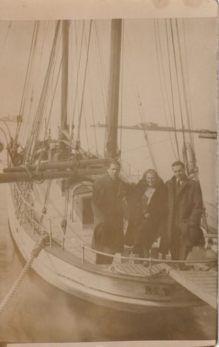 Rppc men woman posed on - &,