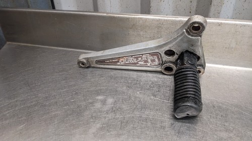 Honda cb250rs right footrest - honda,