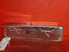 YAMAHA XJR 1300 RIGHT ENGINE TRIM AND OIL COOLER GUARD 2000