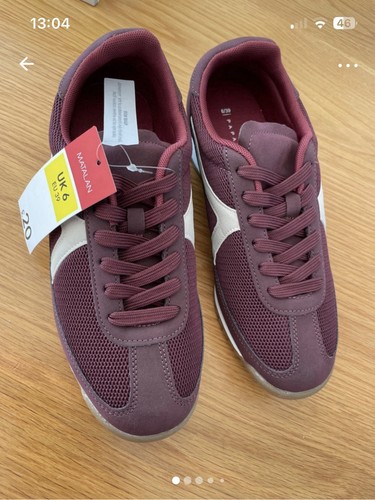 Ladies trainers size 6 on - (6,