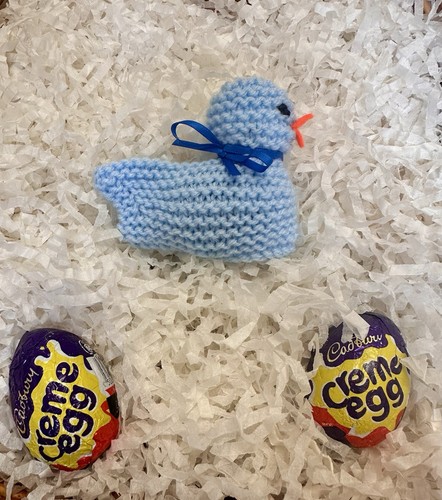 Hand knitted creme egg - creme, cover