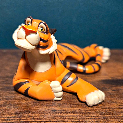 Disney store aladdin rajah - disney,