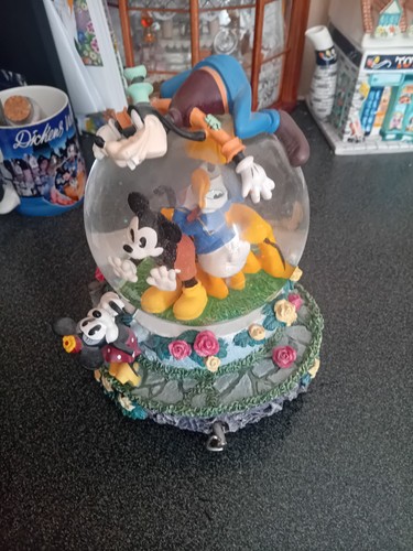 Disney snowglobmickey mouse - disney,