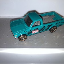 Hot Wheels Datsun 620 1:64 Diecast Pickup green 5pk exclusive vnm loose 