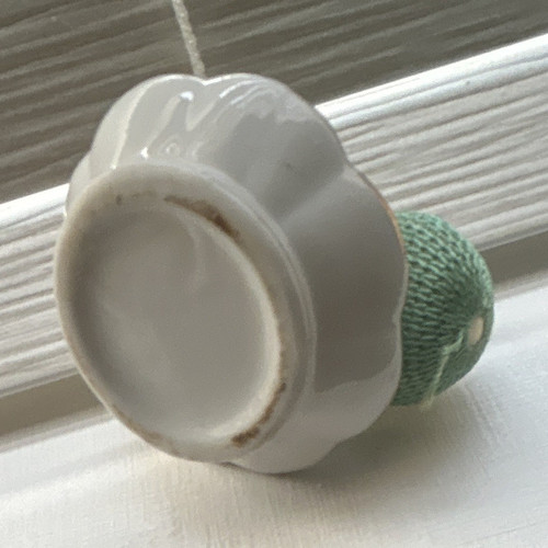 Green textured sewing thimble - green,
