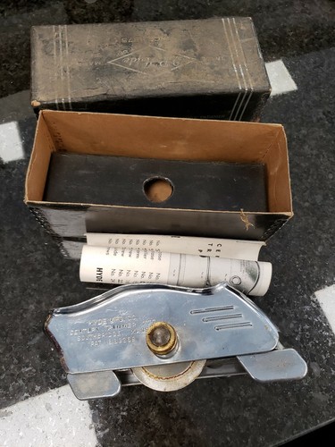 Vintage wallpaper trimmer - wallpaper, hyde