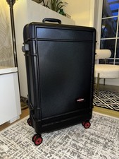 EastPak Resist’r Zip Large