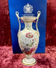 A Stunning Spode Chatsworth Vase Made In England Boxed And In Perfect Condition