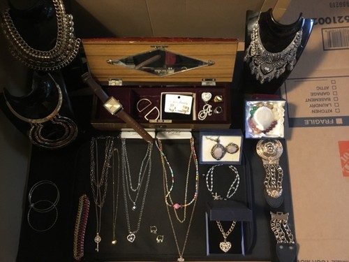 Womens costume jewelry lot - womens,