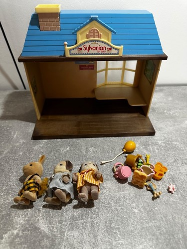 Sylvanian families toy shop - families,