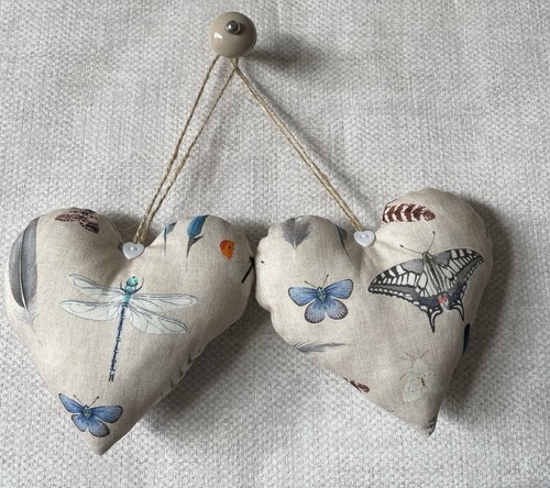 Pair heart door hangers in - heart,