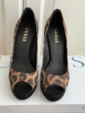 Ladies Guess Shoes Size 4 NIB
