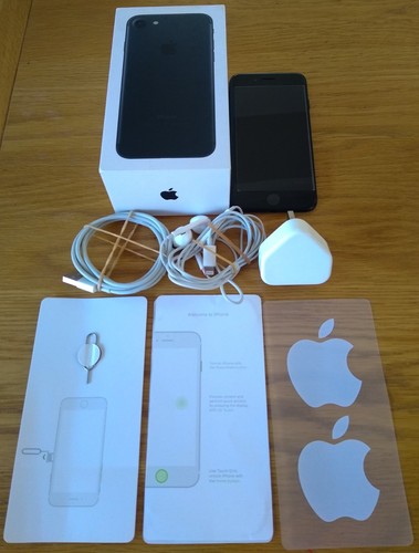 Apple iphone black 32gb - 7,
