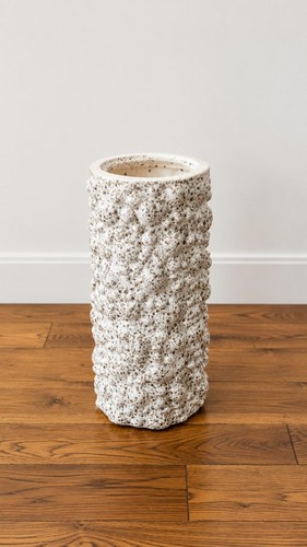 Large textured ceramic floor - textured,