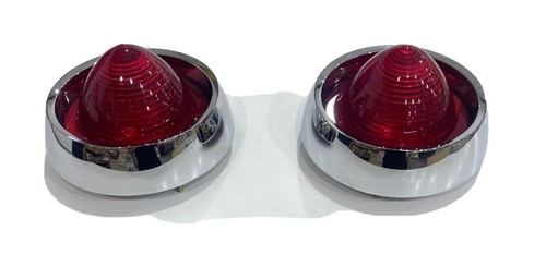 Tail light assembly pair - tail,