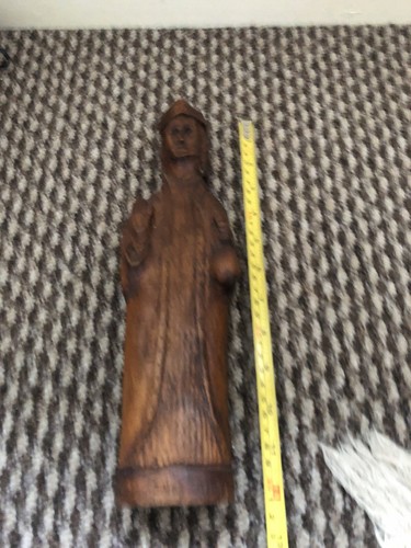 Lovely carved wood figure - , of