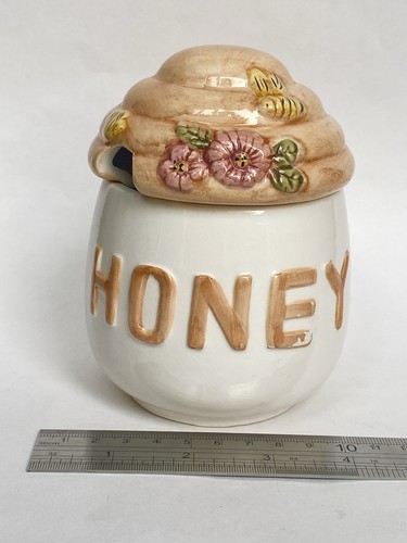 Honey pot nature bee country