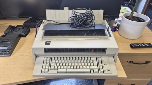 Ibm 6747 electronic typewriter - 6747,