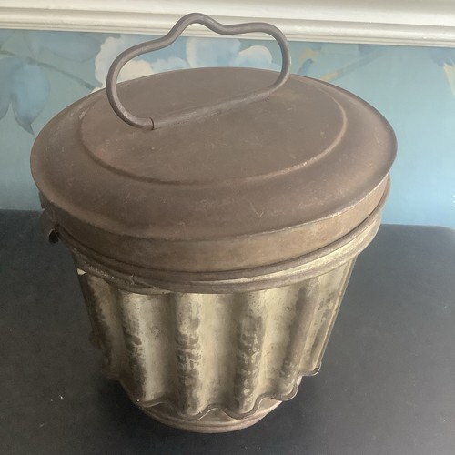 Jelly mold tin with design - jelly,
