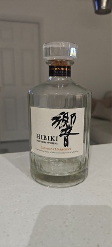 Suntory hibiki japanese - hibiki,