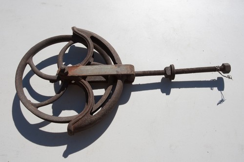 Cast iron fender - cast, wheel