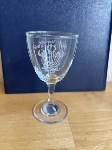 Royal wedding glasses - royal,