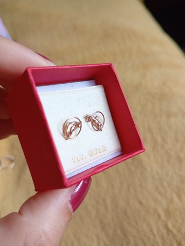 9ct solid yellow gold - solid, stud