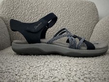 SKECHERS Womens Reggae Slim