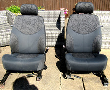 Pair grey fabric front car seats for Range Rover Freelande 2006 P/U South Wales