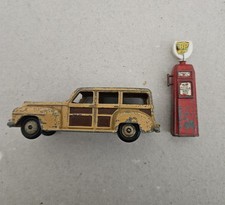 Dinky Plymouth Station Wagon  ' Woody ' # 27f / Released  1951 & BP Petrol Pump