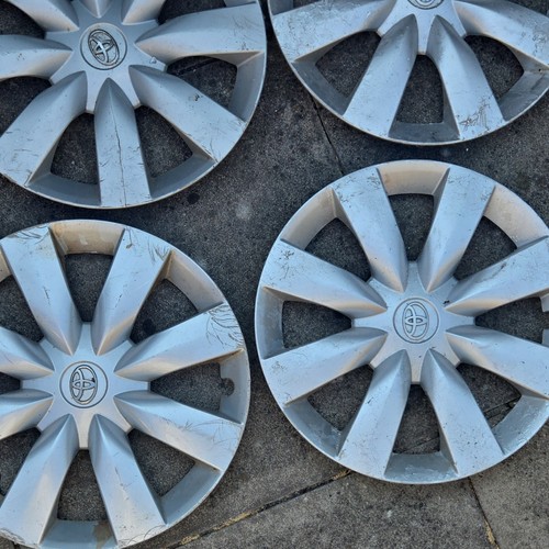 Toyota wheel caps - ,