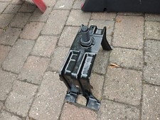 AUDI B8 2008-2015 SPARE WHEEL MOUNT BRACKET RETAINER AND CLAMP 8K0802715A