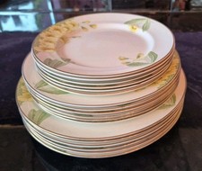 18 Piece Crownford Doric Burslem Vintage Plate Set, Yellow Primrose, Gold Rim