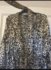 Quiz leopard print dress v