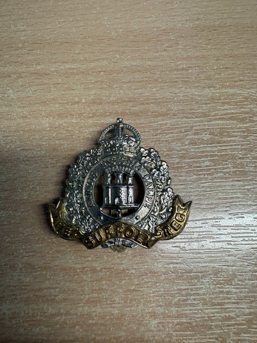 The suffolk regiment cap - cap, badge