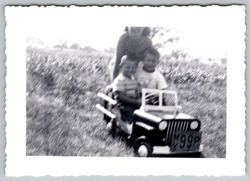 Vtg snapshot kids with toy - kids,