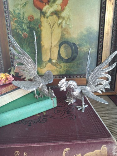 Pair metal fighting - of,
