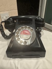 Black Bakelite Telephone 332F 1950s/60s GPO In Black In Excellent Condition.