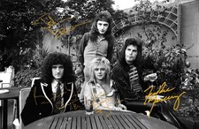 A3 A4 Photo Signed By Queen