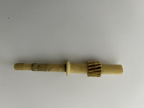 Porsche 944 speedometer gear - 944,