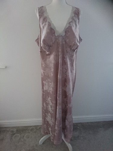 Vtg glossy liquid - satin, poly