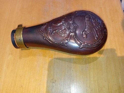 Antique powder flask - , with