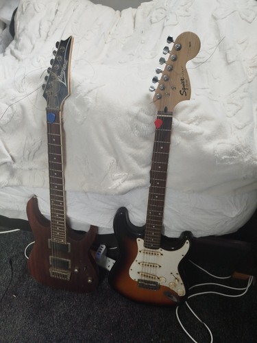 Electric guitar bundle - guitar,