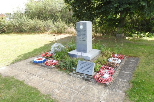 Photo 6x4 raf - waltham, memorial