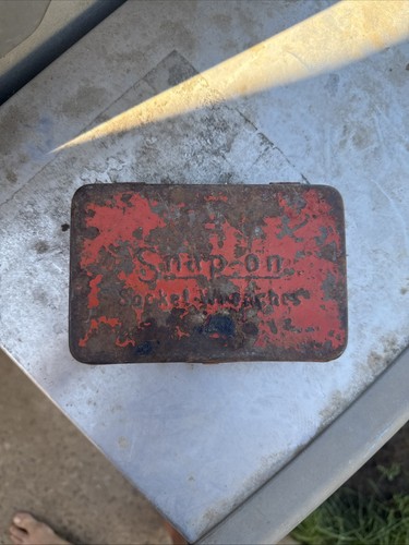 Vintage snap box - snap, on