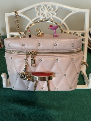 Betsey johnson kitsch - kitsch, mirror