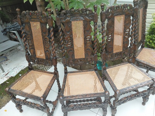 Set dark wood carved - of, 4
