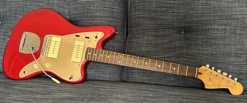 Squier fender jazzmaster - by,
